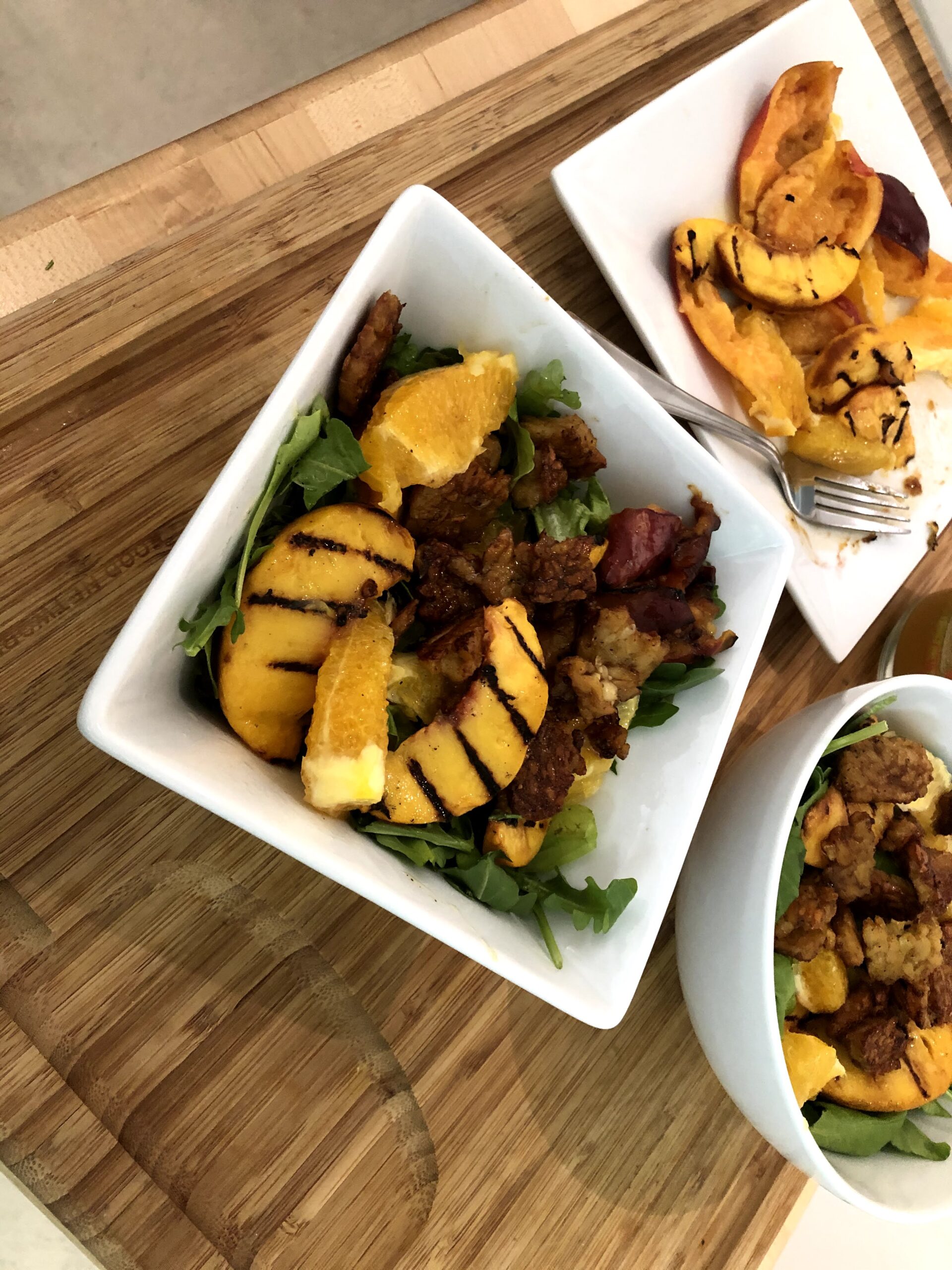 Grilled Peach & Tempeh Salad: A Sweet and Savory Delight